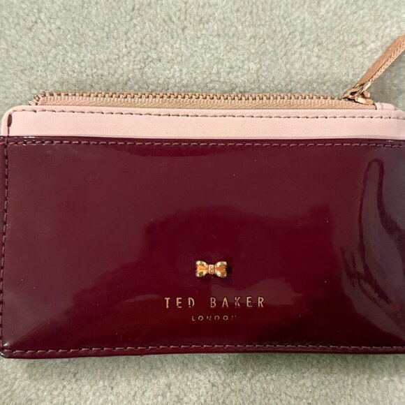 ✨ Ted Baker London Burgundy Patent Leather Zip Card Case ✨ - Picture 1 of 2